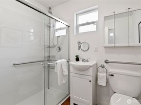 4059 Latona Avenue NE, Seattle WA 98105