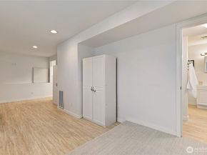 4059 Latona Avenue NE, Seattle WA 98105