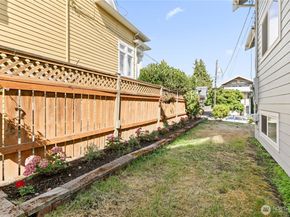 4059 Latona Avenue NE, Seattle WA 98105