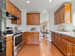 4059 Latona Avenue NE, Seattle WA 98105