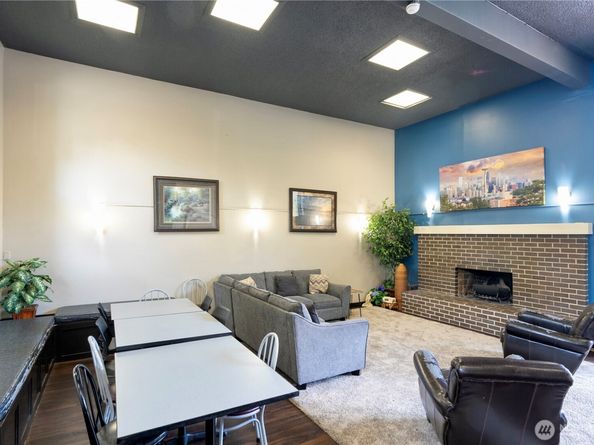 1425 S Puget Drive C1, Renton WA 98055