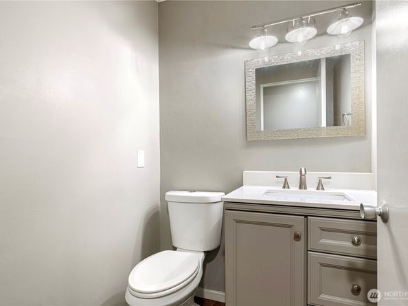 1425 S Puget Drive C1, Renton WA 98055
