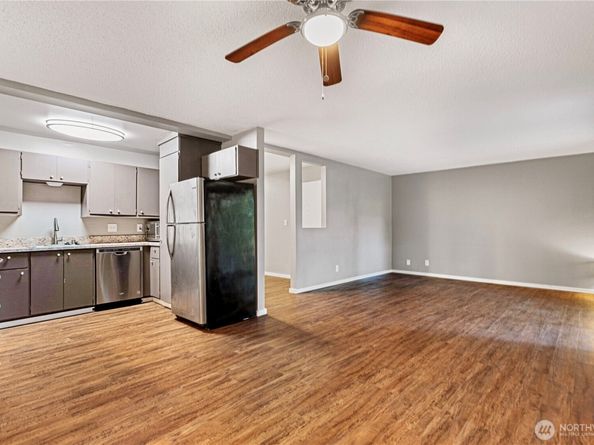 1425 S Puget Drive C1, Renton WA 98055