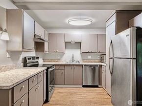 1425 S Puget Drive C1, Renton WA 98055