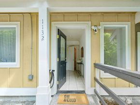 1132 Yakima Avenue S, Seattle WA 98144
