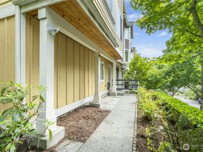 1132 Yakima Avenue S, Seattle WA 98144