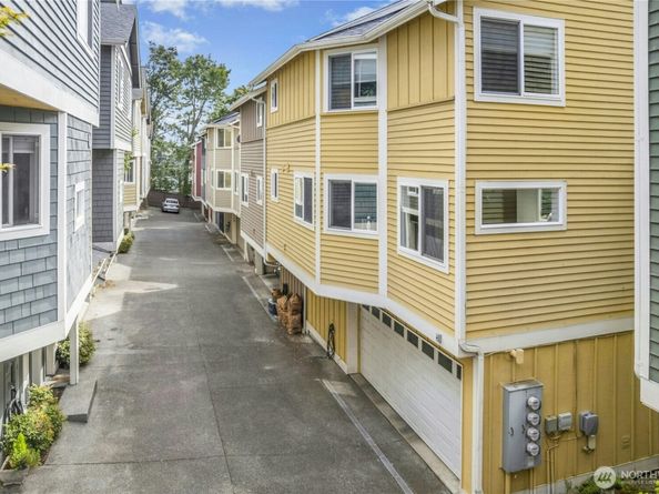 1132 Yakima Avenue S, Seattle WA 98144