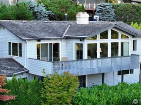 5418 NE 200th Place, Lake Forest Park WA 98155