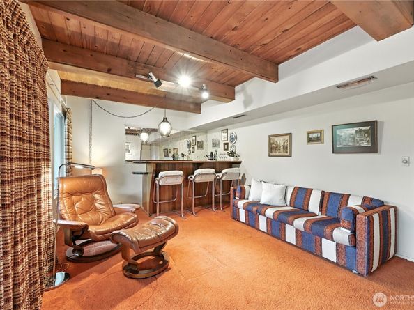 5418 NE 200th Place, Lake Forest Park WA 98155