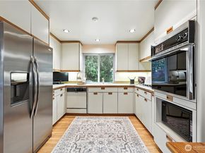 5418 NE 200th Place, Lake Forest Park WA 98155