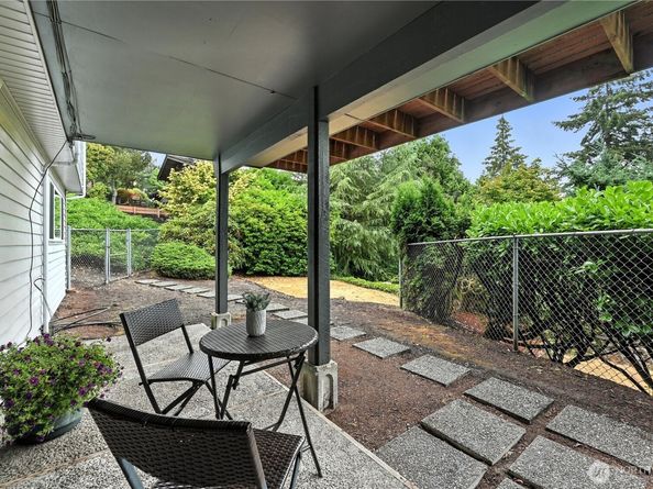 5418 NE 200th Place, Lake Forest Park WA 98155