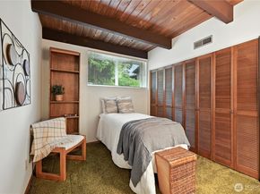 5418 NE 200th Place, Lake Forest Park WA 98155