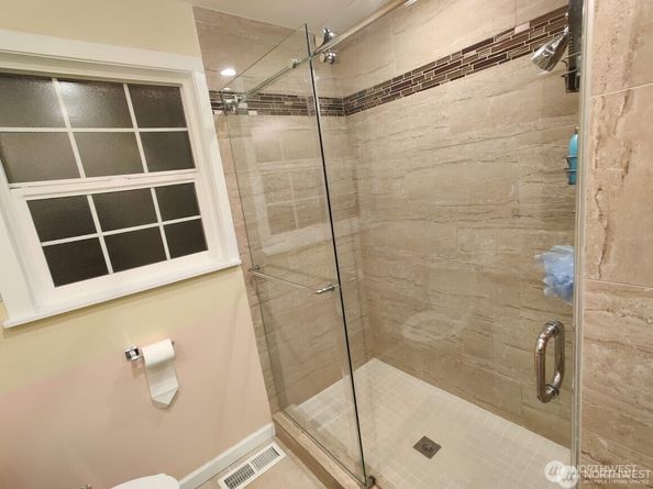 8305 134th Avenue NE, Redmond WA 98052