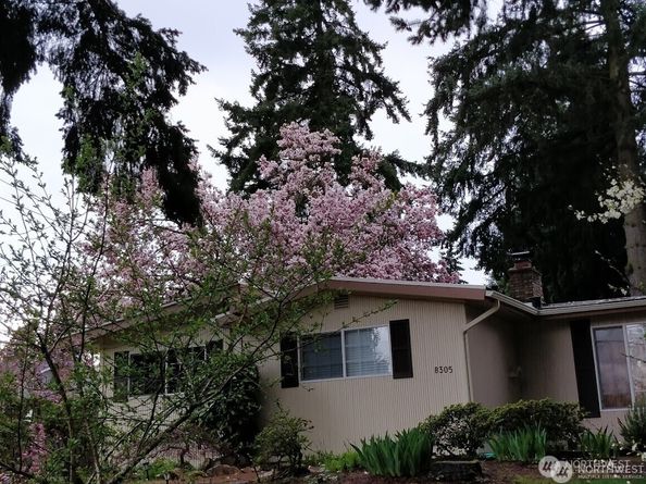 8305 134th Avenue NE, Redmond WA 98052