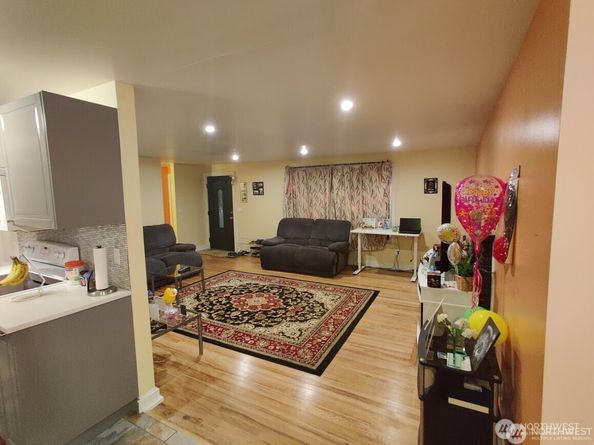 8305 134th Avenue NE, Redmond WA 98052
