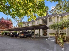 9504 Ravenna Avenue NE 203, Seattle WA 98115