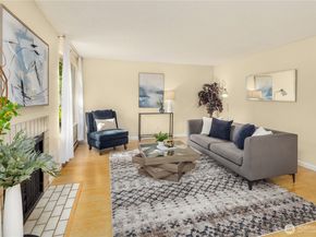 9504 Ravenna Avenue NE 203, Seattle WA 98115