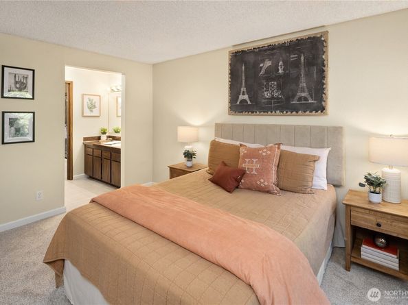 9504 Ravenna Avenue NE 203, Seattle WA 98115