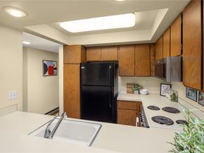 9504 Ravenna Avenue NE 203, Seattle WA 98115