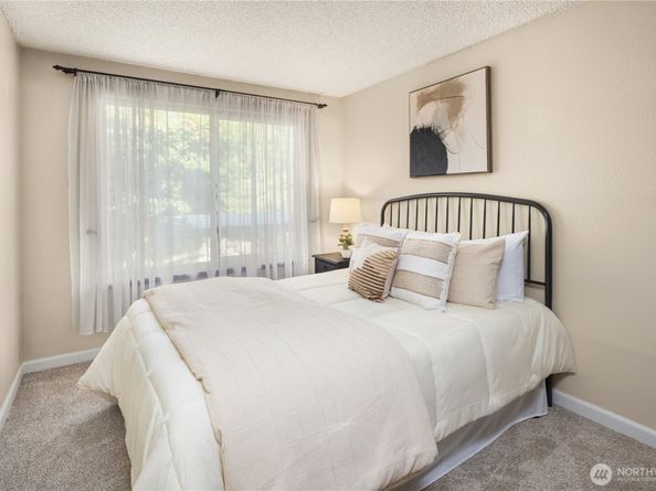 9504 Ravenna Avenue NE 203, Seattle WA 98115