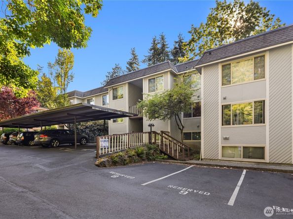 9504 Ravenna Avenue NE 203, Seattle WA 98115