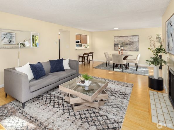 9504 Ravenna Avenue NE 203, Seattle WA 98115