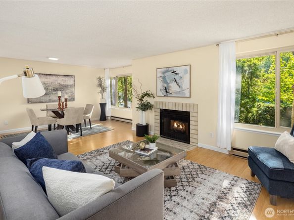 9504 Ravenna Avenue NE 203, Seattle WA 98115