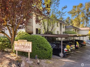 9504 Ravenna Avenue NE 203, Seattle WA 98115