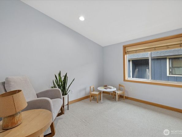9748 4th Avenue NW B, Seattle WA 98117