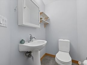 9748 4th Avenue NW B, Seattle WA 98117