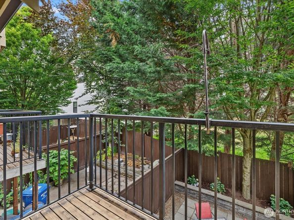 9748 4th Avenue NW B, Seattle WA 98117