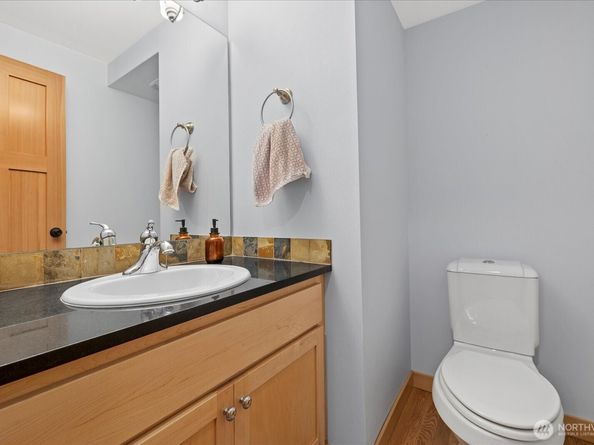 9748 4th Avenue NW B, Seattle WA 98117