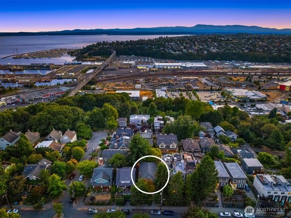 1807 11th Avenue W, Seattle WA 98119