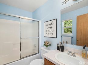 15815 Admiralty Way C7, Lynnwood WA 98087