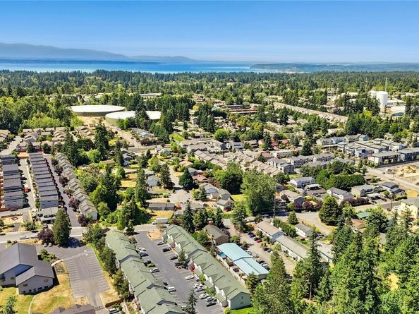 15815 Admiralty Way C7, Lynnwood WA 98087