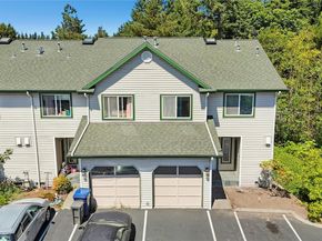 15815 Admiralty Way C7, Lynnwood WA 98087
