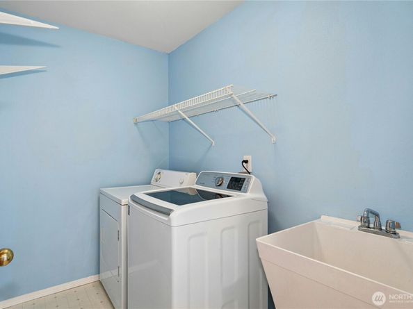 15815 Admiralty Way C7, Lynnwood WA 98087