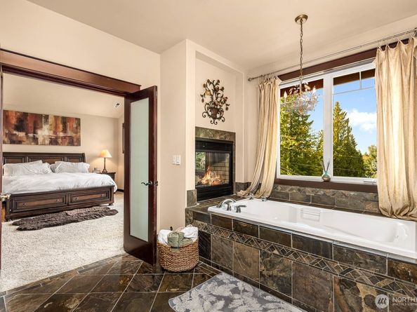 17645 SE 196th Drive, Renton WA 98058