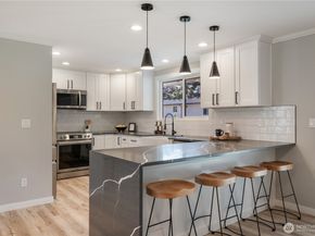 8427 NE 144th Pl, Kirkland WA 98034