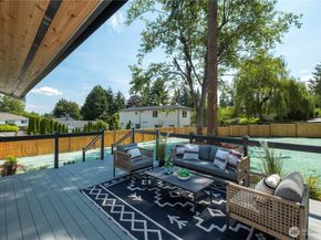8427 NE 144th Pl, Kirkland WA 98034