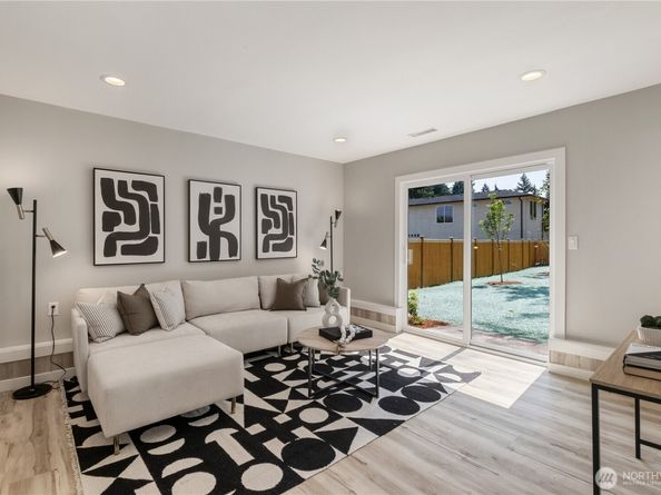 8427 NE 144th Pl, Kirkland WA 98034