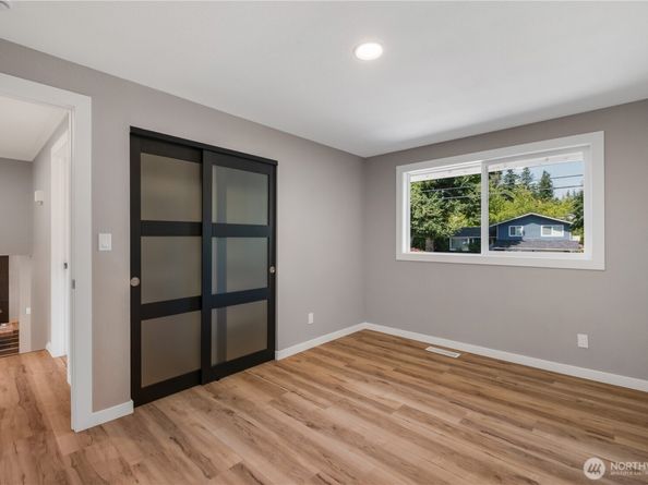 8427 NE 144th Pl, Kirkland WA 98034