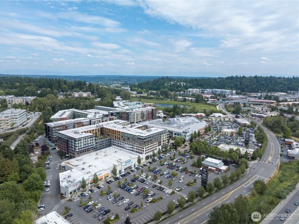8427 NE 144th Pl, Kirkland WA 98034