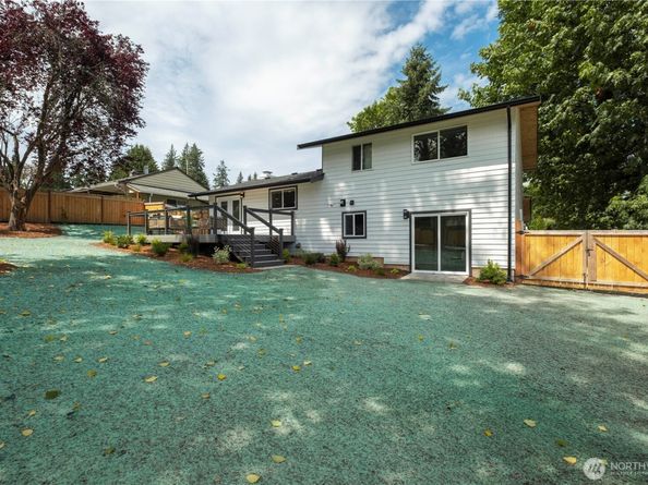 8427 NE 144th Pl, Kirkland WA 98034