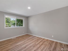8427 NE 144th Pl, Kirkland WA 98034