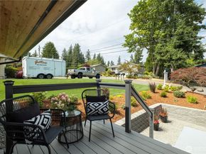 8427 NE 144th Pl, Kirkland WA 98034