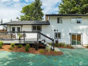 8427 NE 144th Pl, Kirkland WA 98034