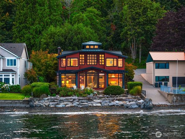 4290 Rockaway Beach Road NE, Bainbridge Island WA 98110