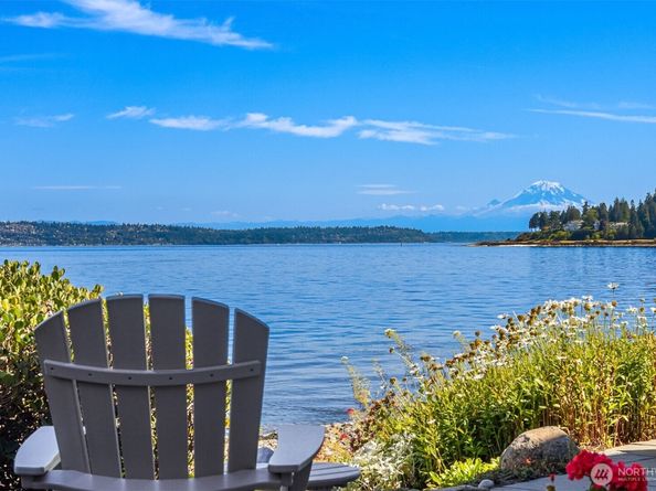 4290 Rockaway Beach Road NE, Bainbridge Island WA 98110