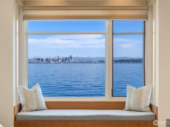 4290 Rockaway Beach Road NE, Bainbridge Island WA 98110